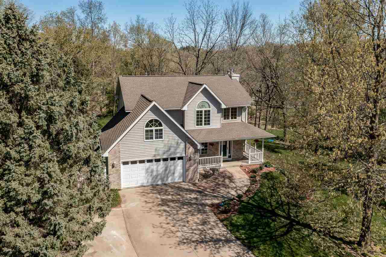 32 N High Circle Dr NE