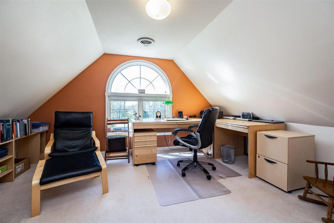 32 N High Circle Dr NE