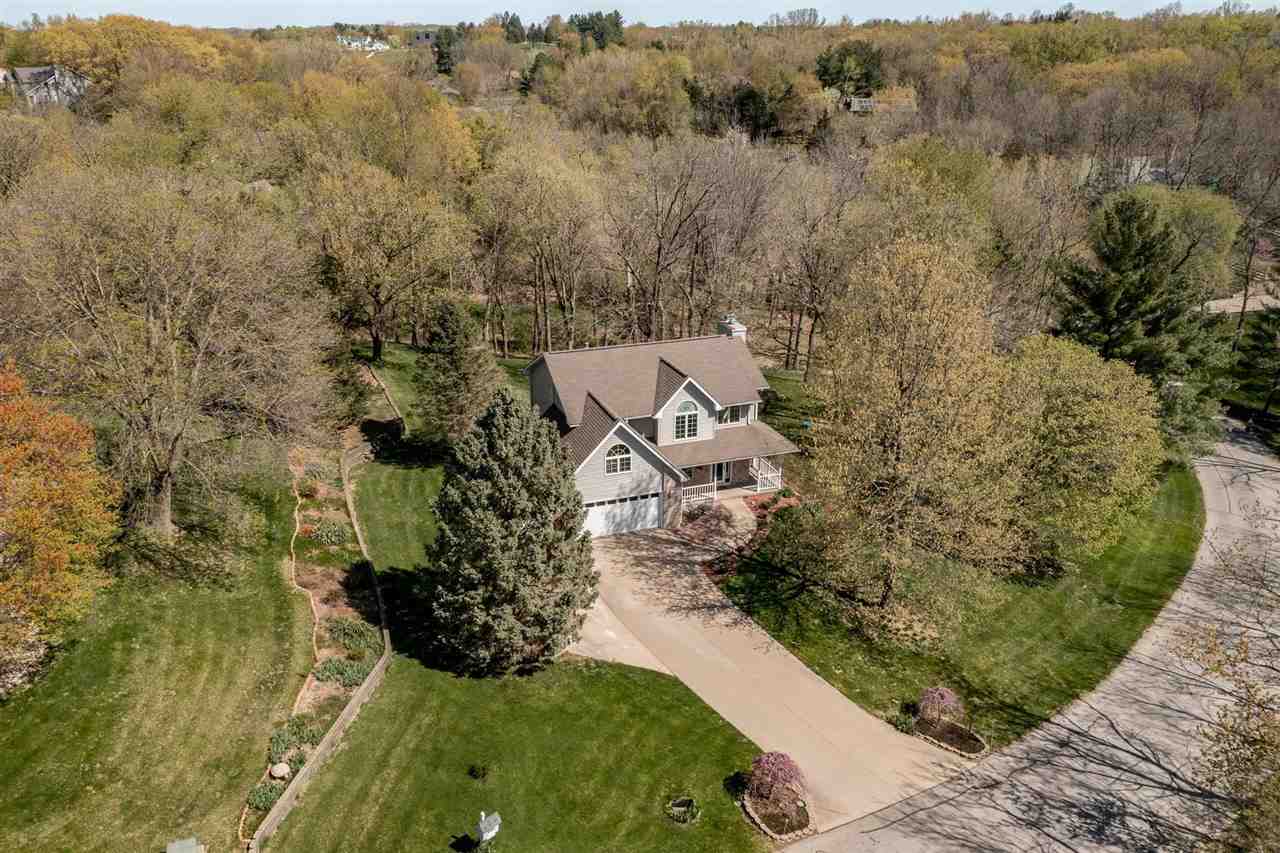 32 N High Circle Dr NE