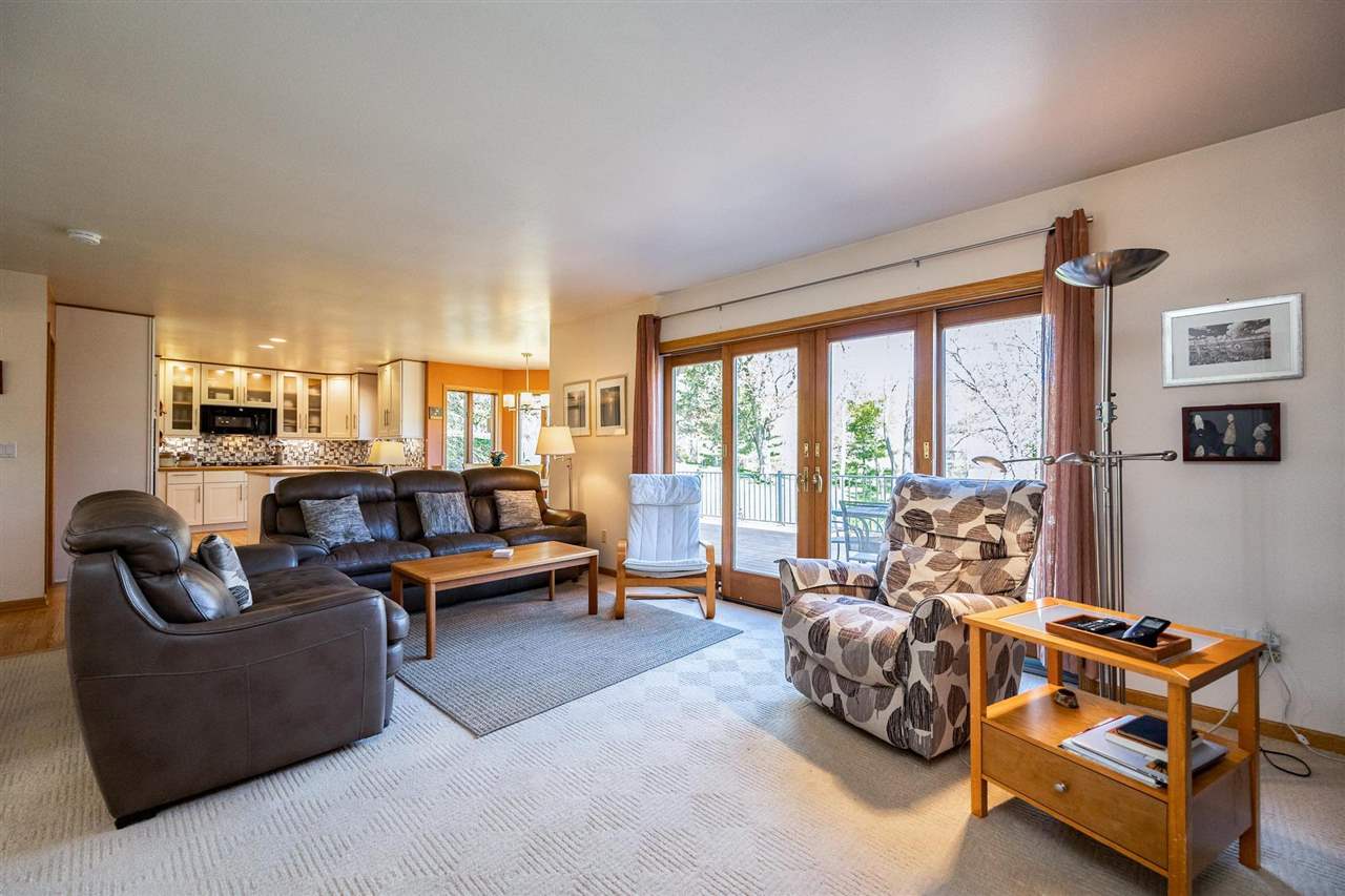 32 N High Circle Dr NE