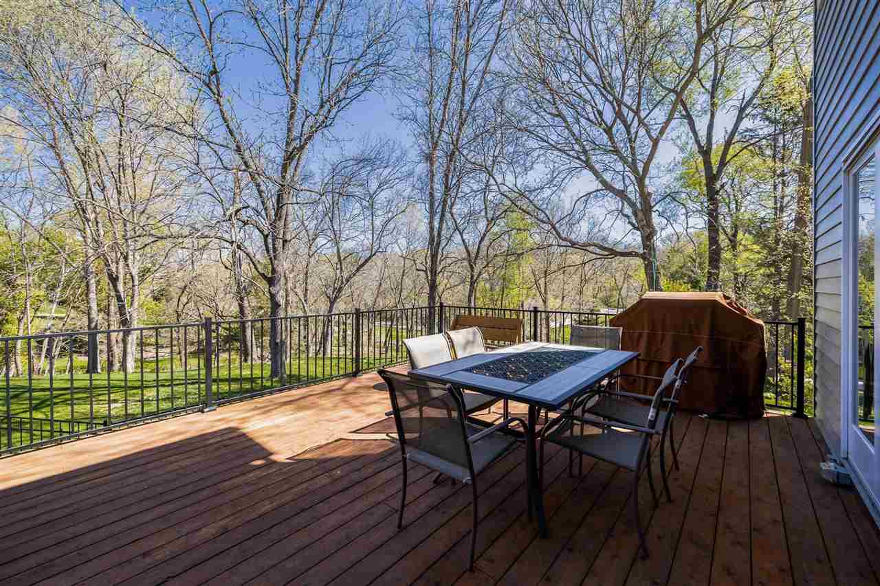 32 N High Circle Dr NE