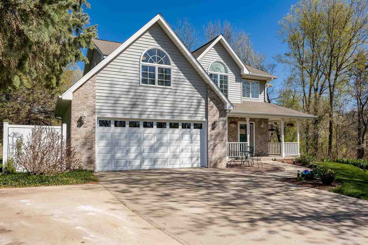 32 N High Circle Dr NE