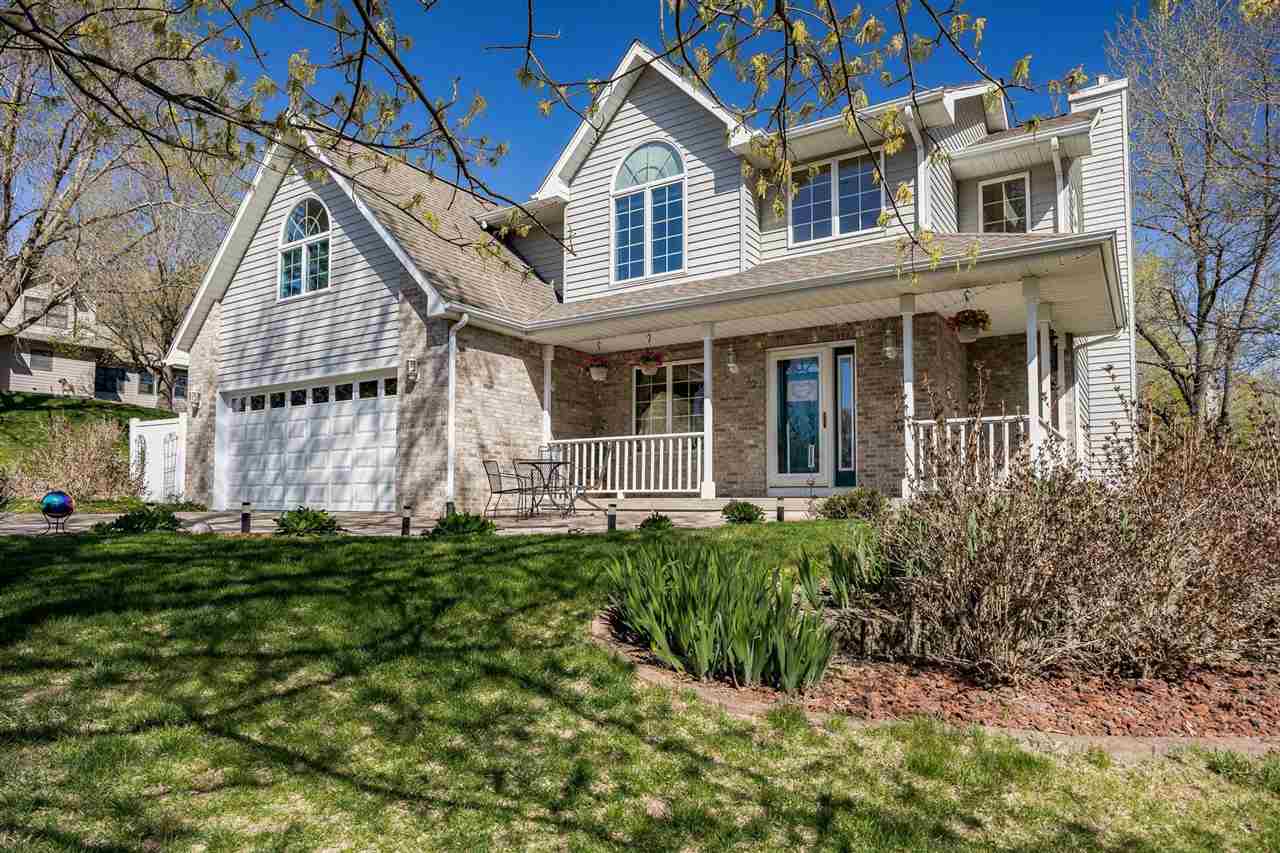 32 N High Circle Dr NE