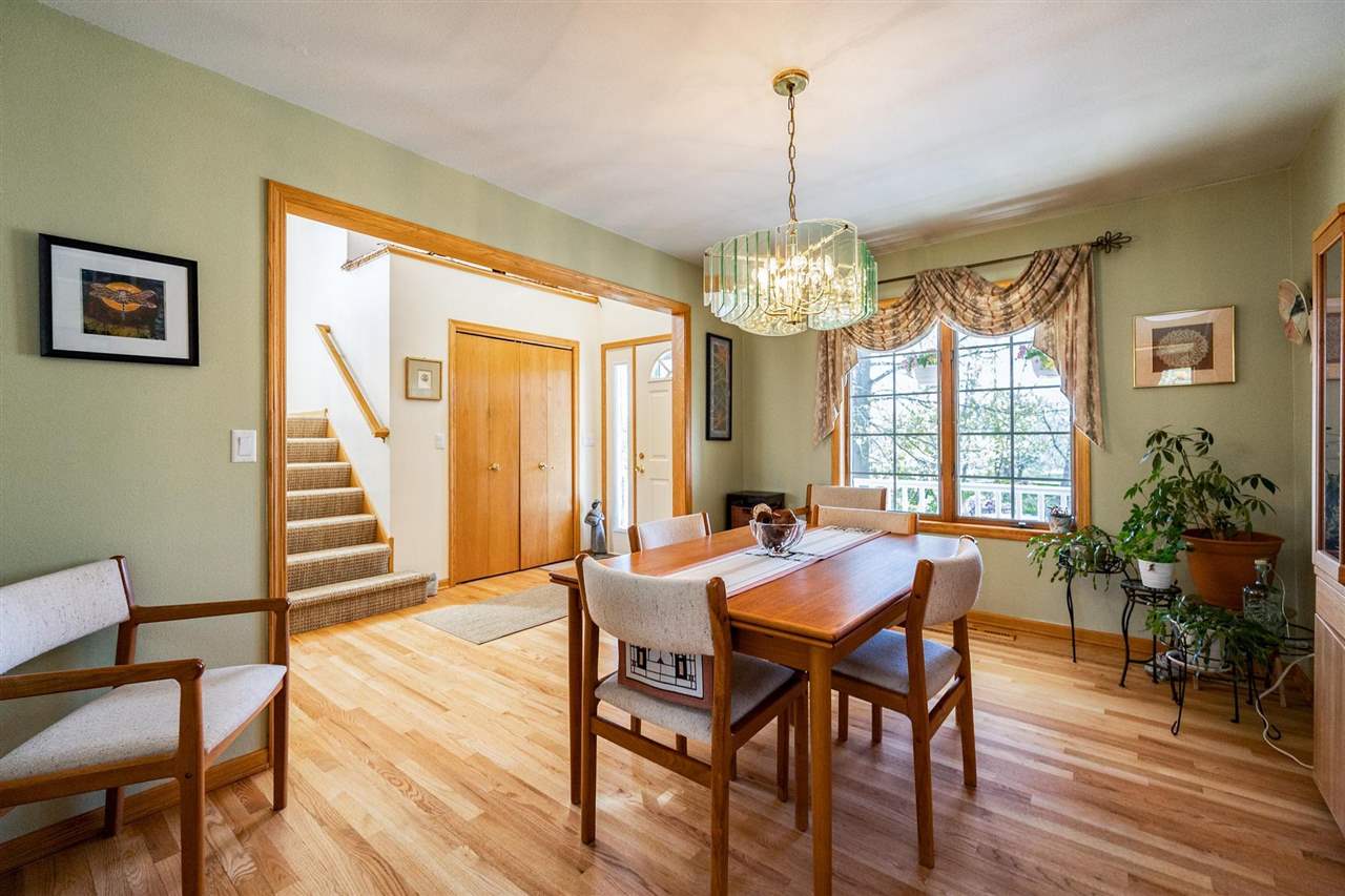 32 N High Circle Dr NE