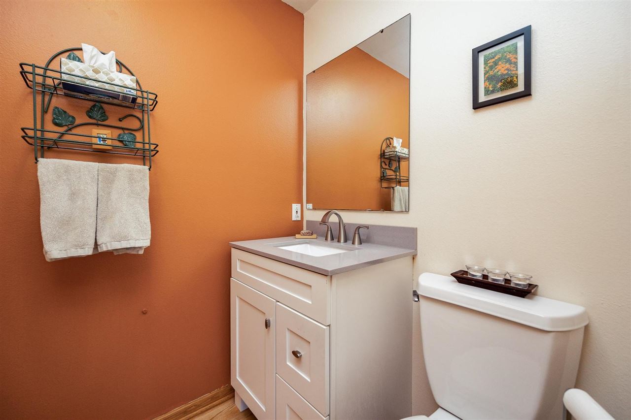 32 N High Circle Dr NE