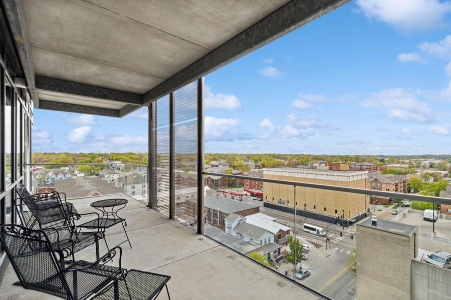 221 E College St Unit: 904