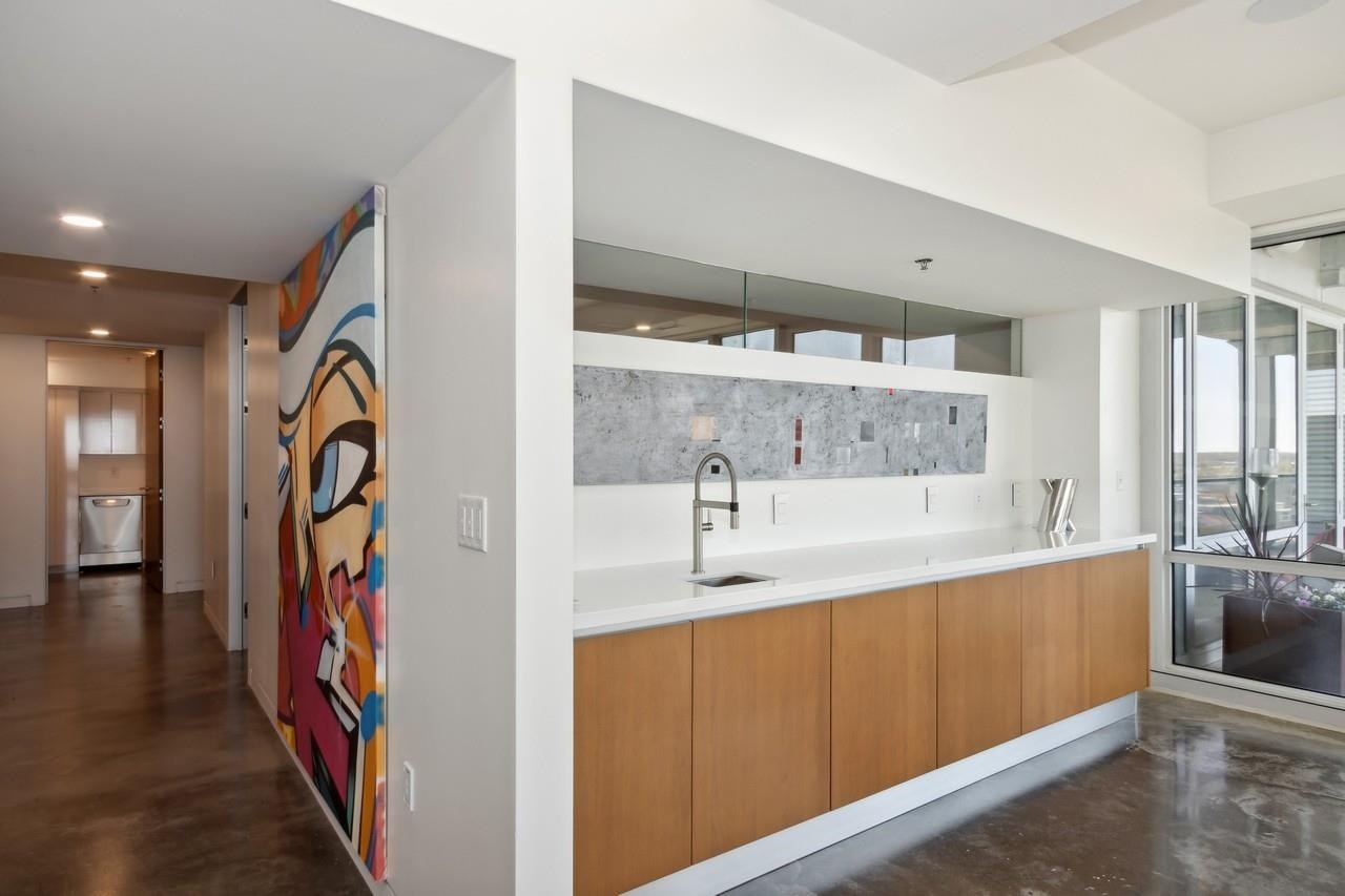 404 E College St Unit: 1307 and 1308