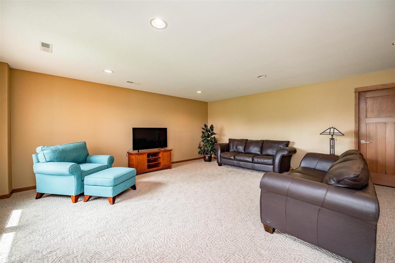 5048 & 5050 Highway 6 SE