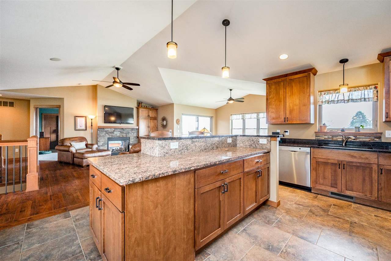 5048 & 5050 Highway 6 SE