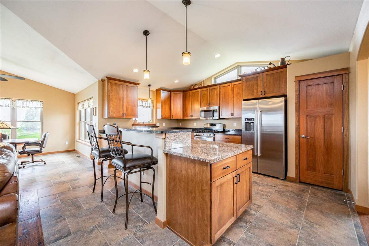 5048 & 5050 Highway 6 SE