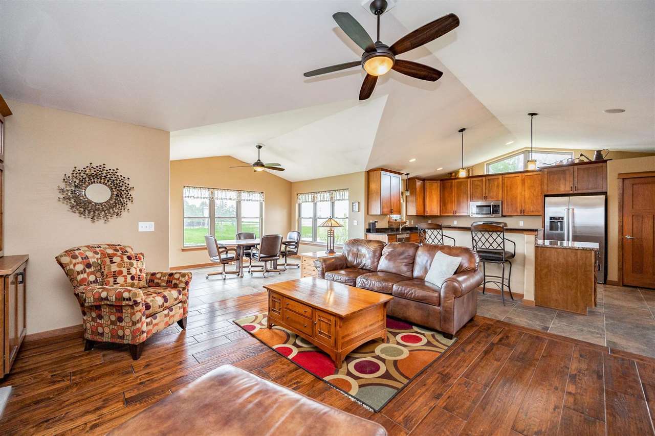 5048 & 5050 Highway 6 SE