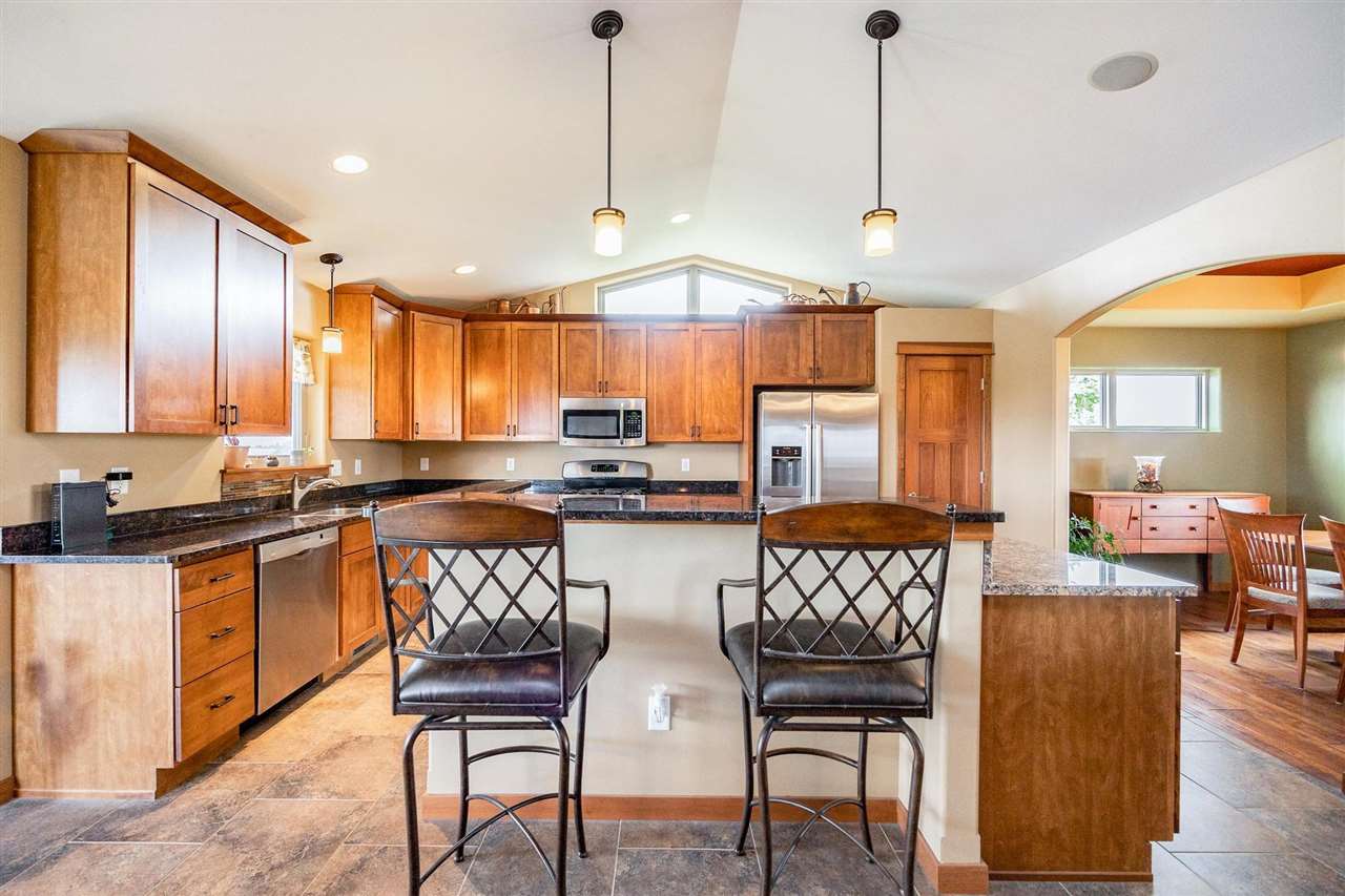 5048 & 5050 Highway 6 SE