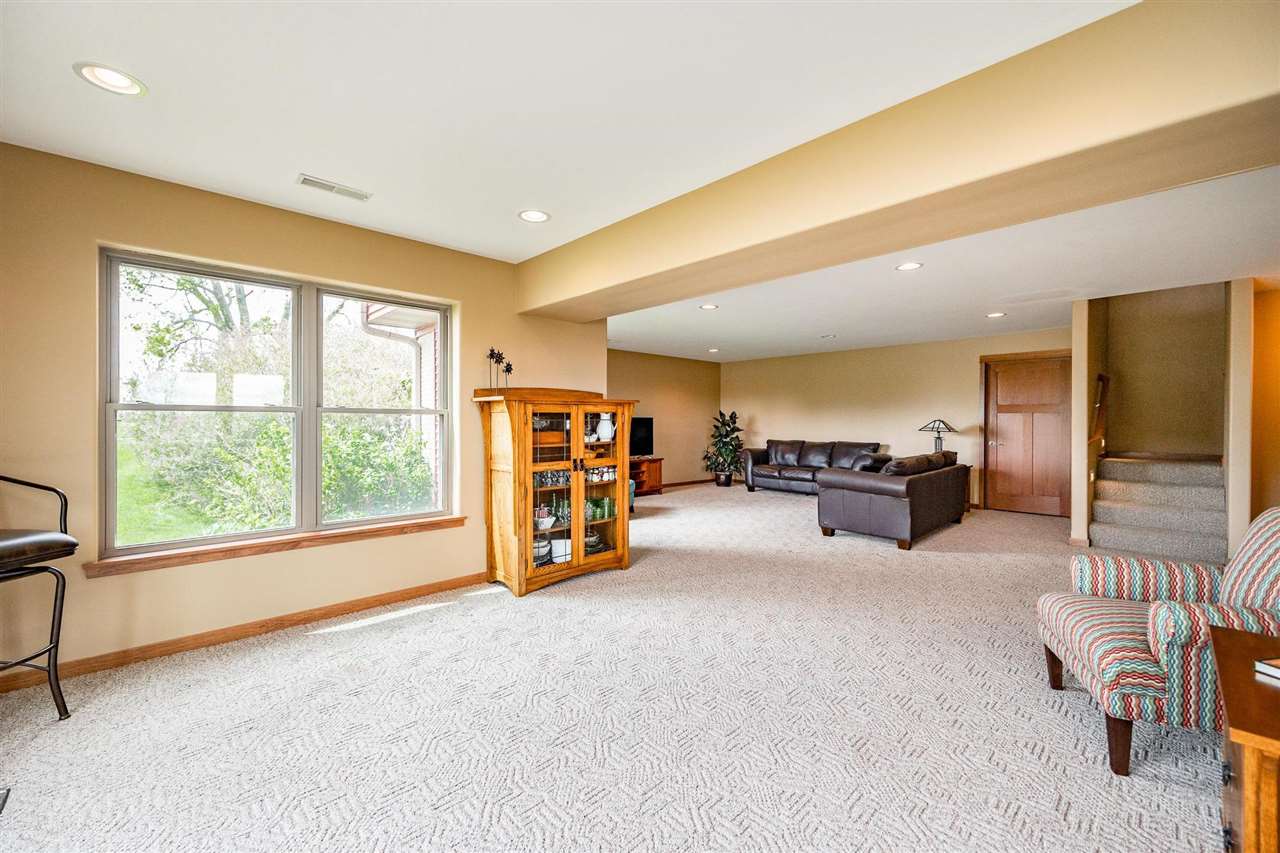 5048 & 5050 Highway 6 SE