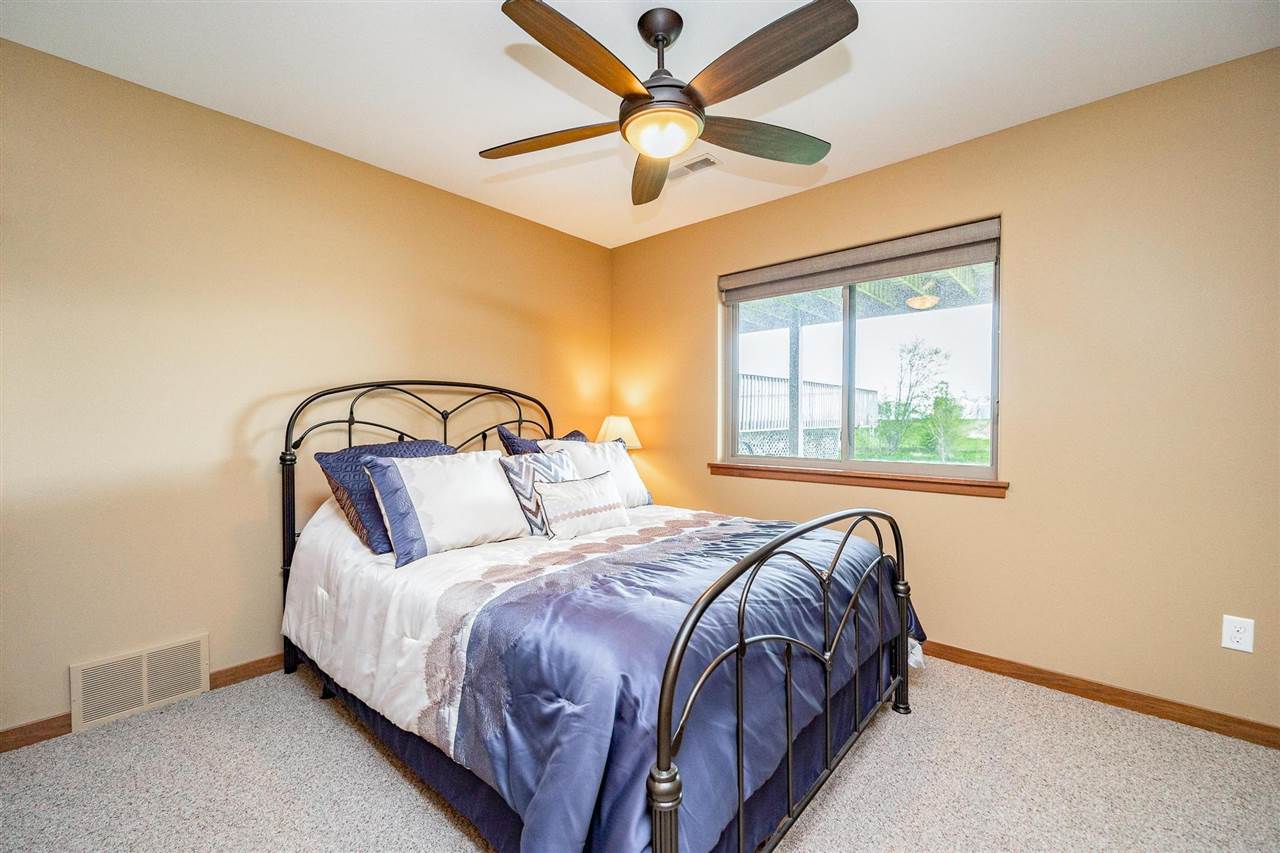 5048 & 5050 Highway 6 SE