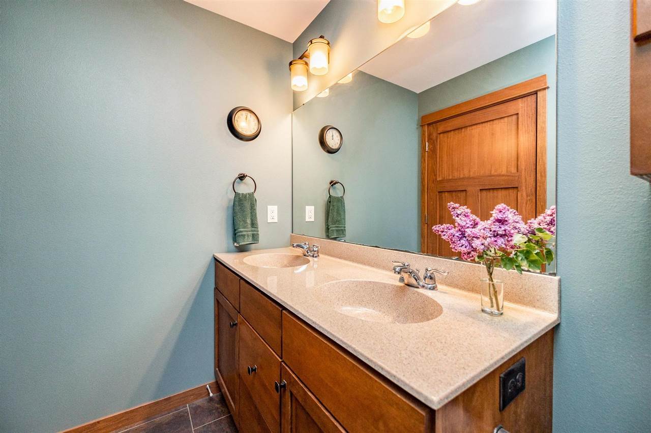 5048 & 5050 Highway 6 SE