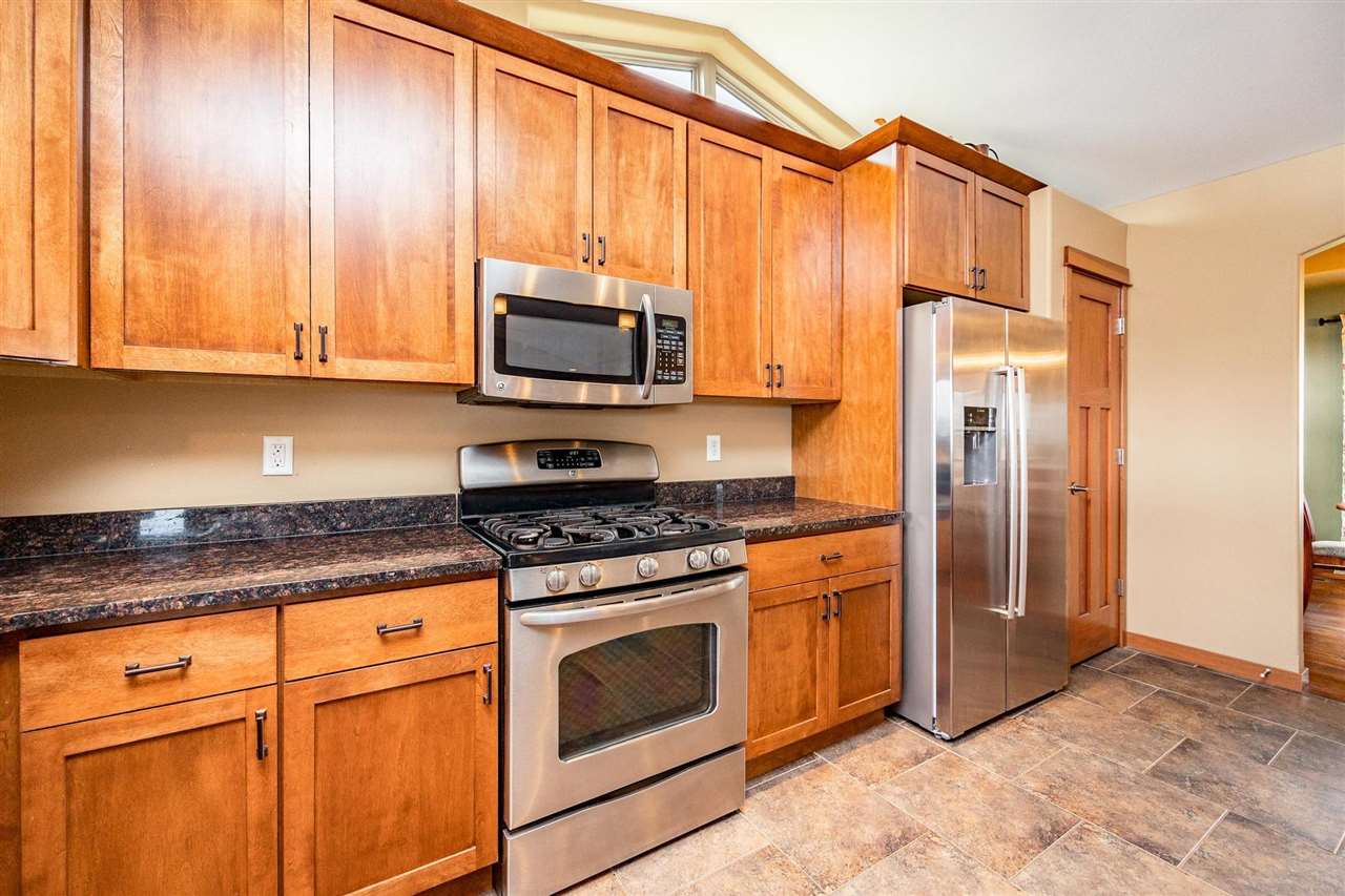 5048 & 5050 Highway 6 SE