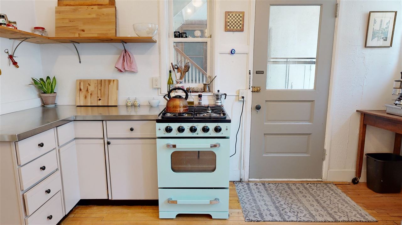 228 S Summit St Unit: B3