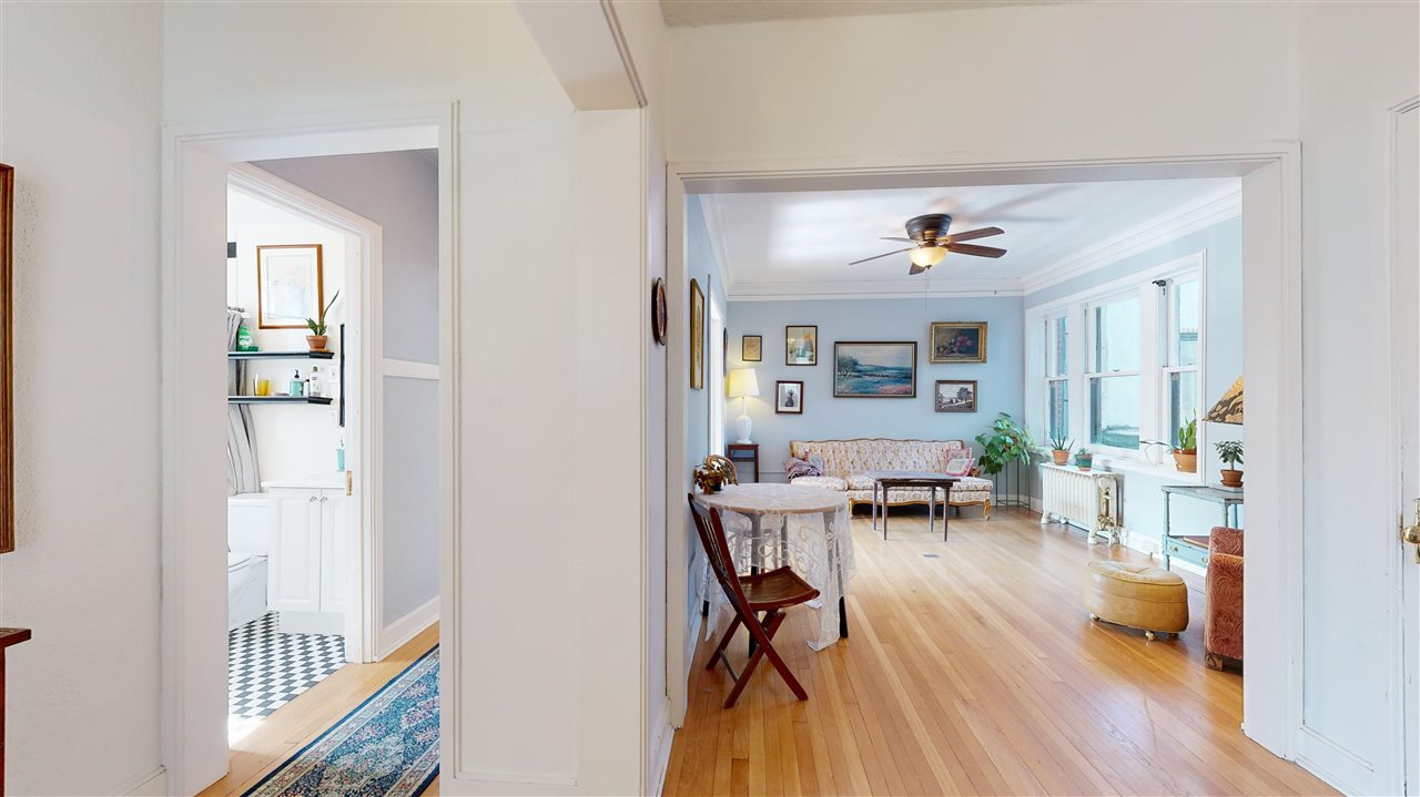 228 S Summit St Unit: B3