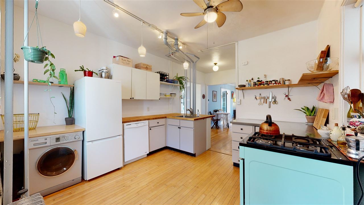 228 S Summit St Unit: B3