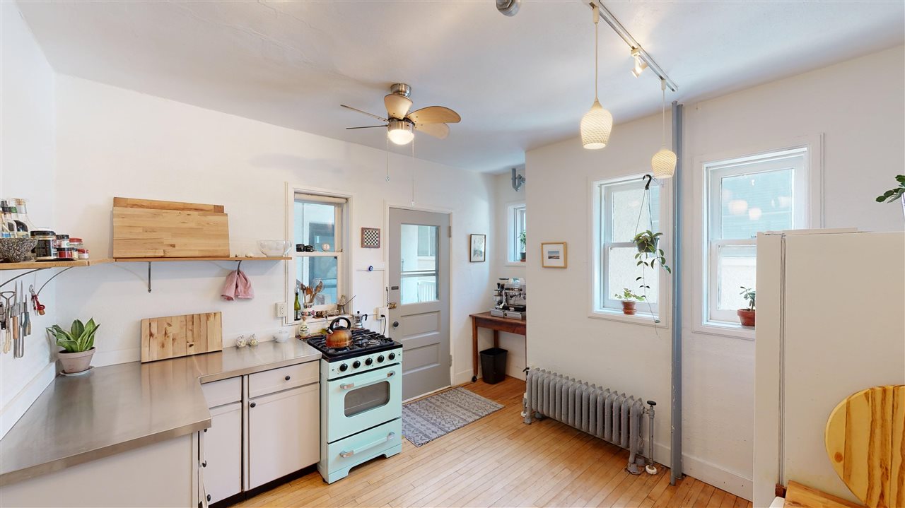 228 S Summit St Unit: B3