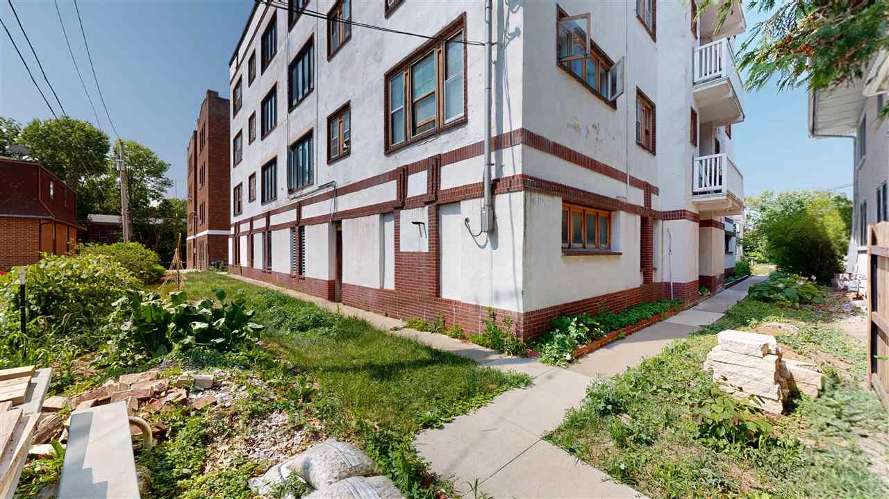 228 S Summit St Unit: B3