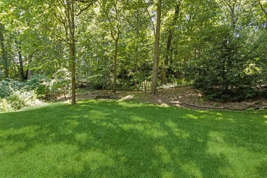 2040 Forest Hill Cir