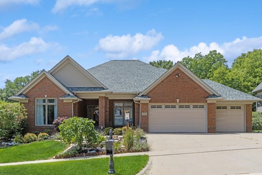 2040 Forest Hill Cir