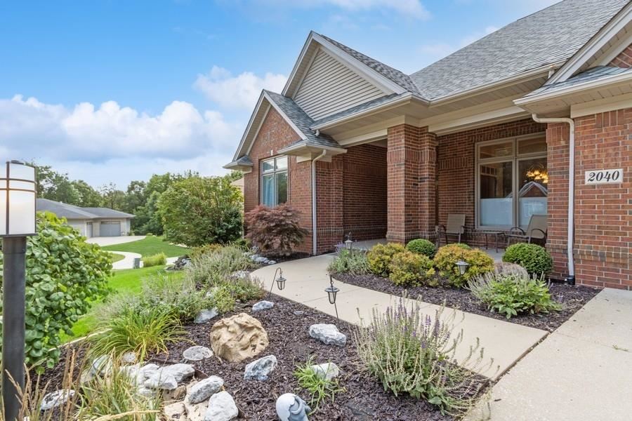 2040 Forest Hill Cir