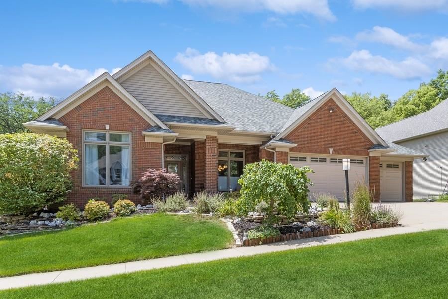 2040 Forest Hill Cir