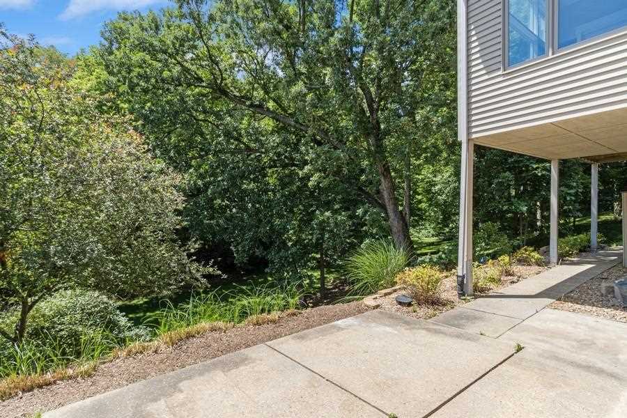 2040 Forest Hill Cir