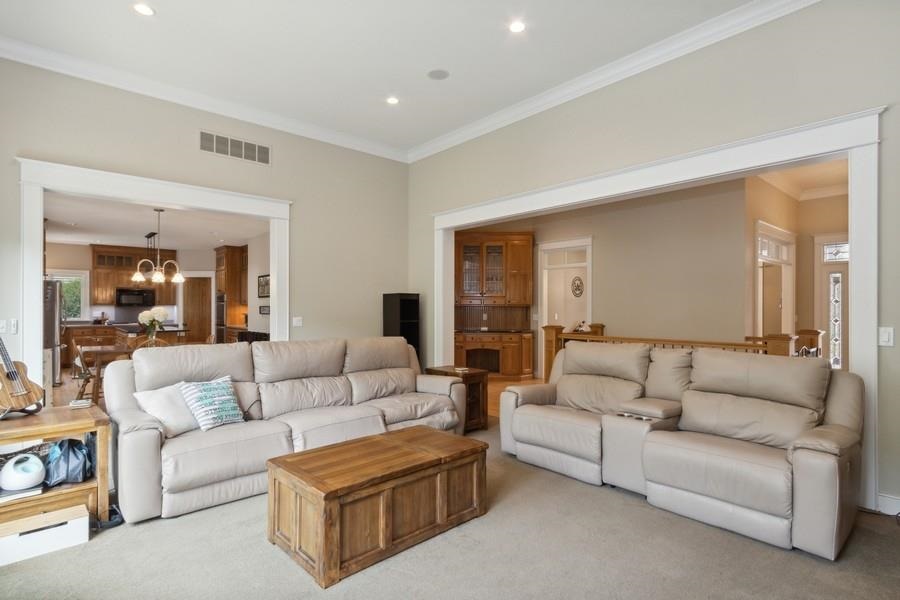 2040 Forest Hill Cir