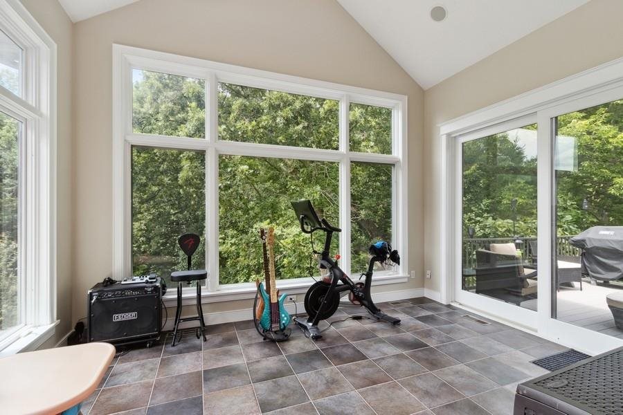 2040 Forest Hill Cir