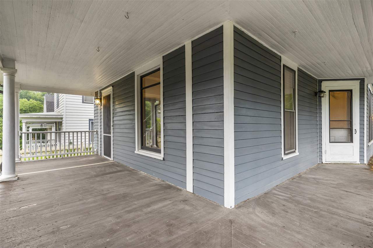 1107 E Burlington St