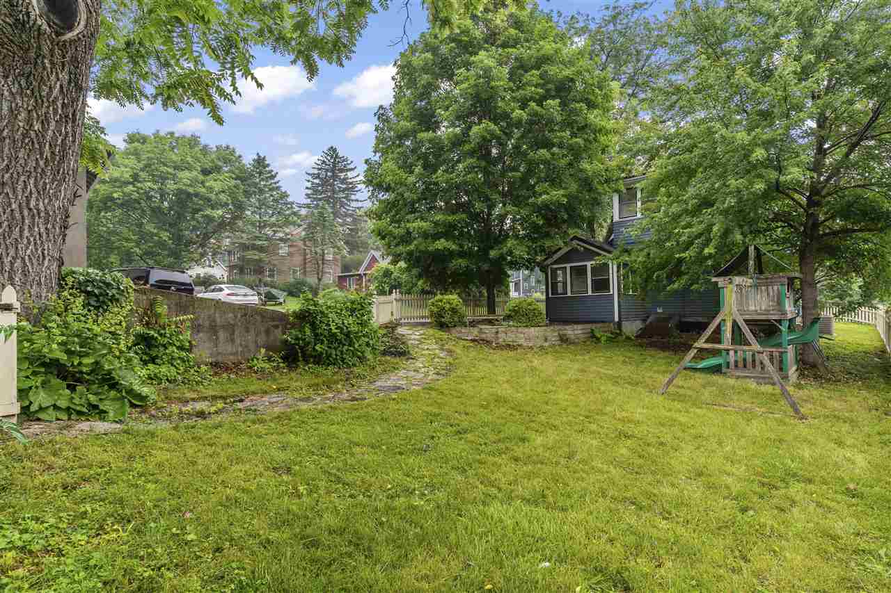 1107 E Burlington St