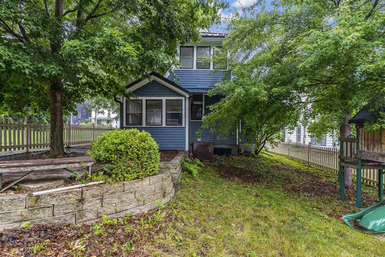 1107 E Burlington St