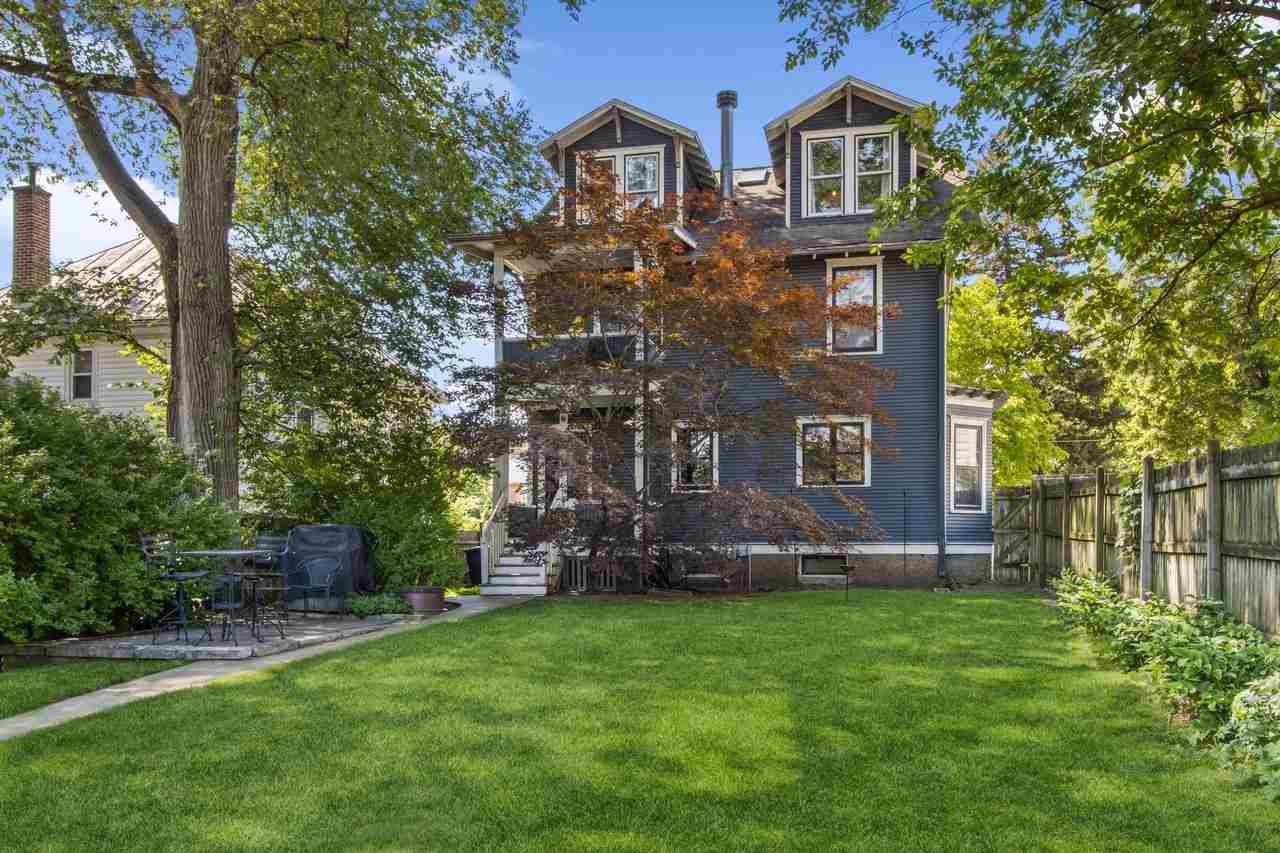 1030 E Burlington St