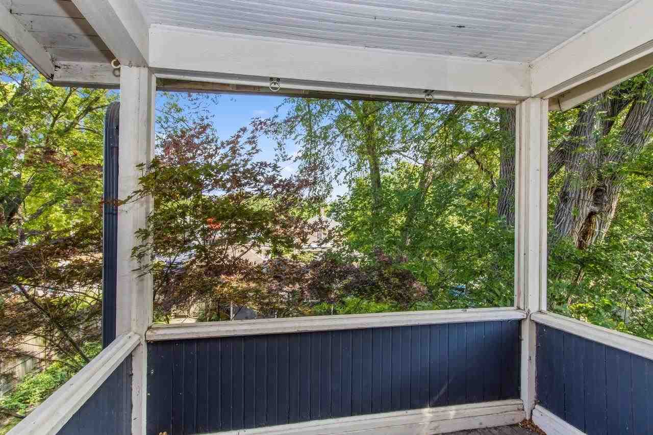 1030 E Burlington St