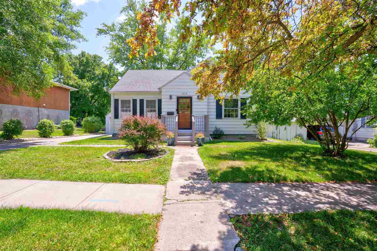 1313 E Davenport St
