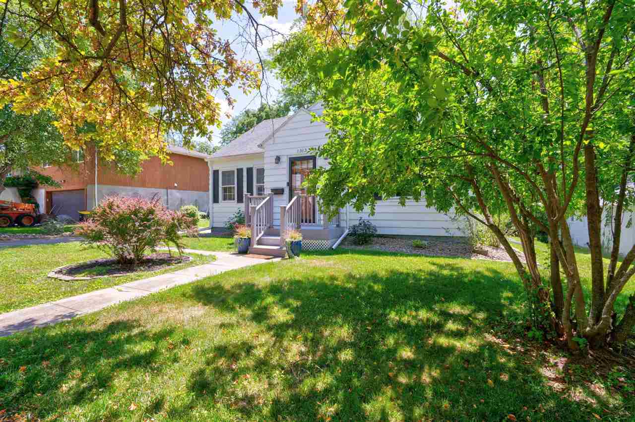 1313 E Davenport St