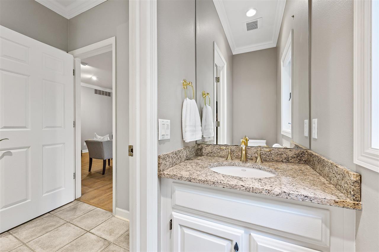 3012 Forest Gate Cir NE