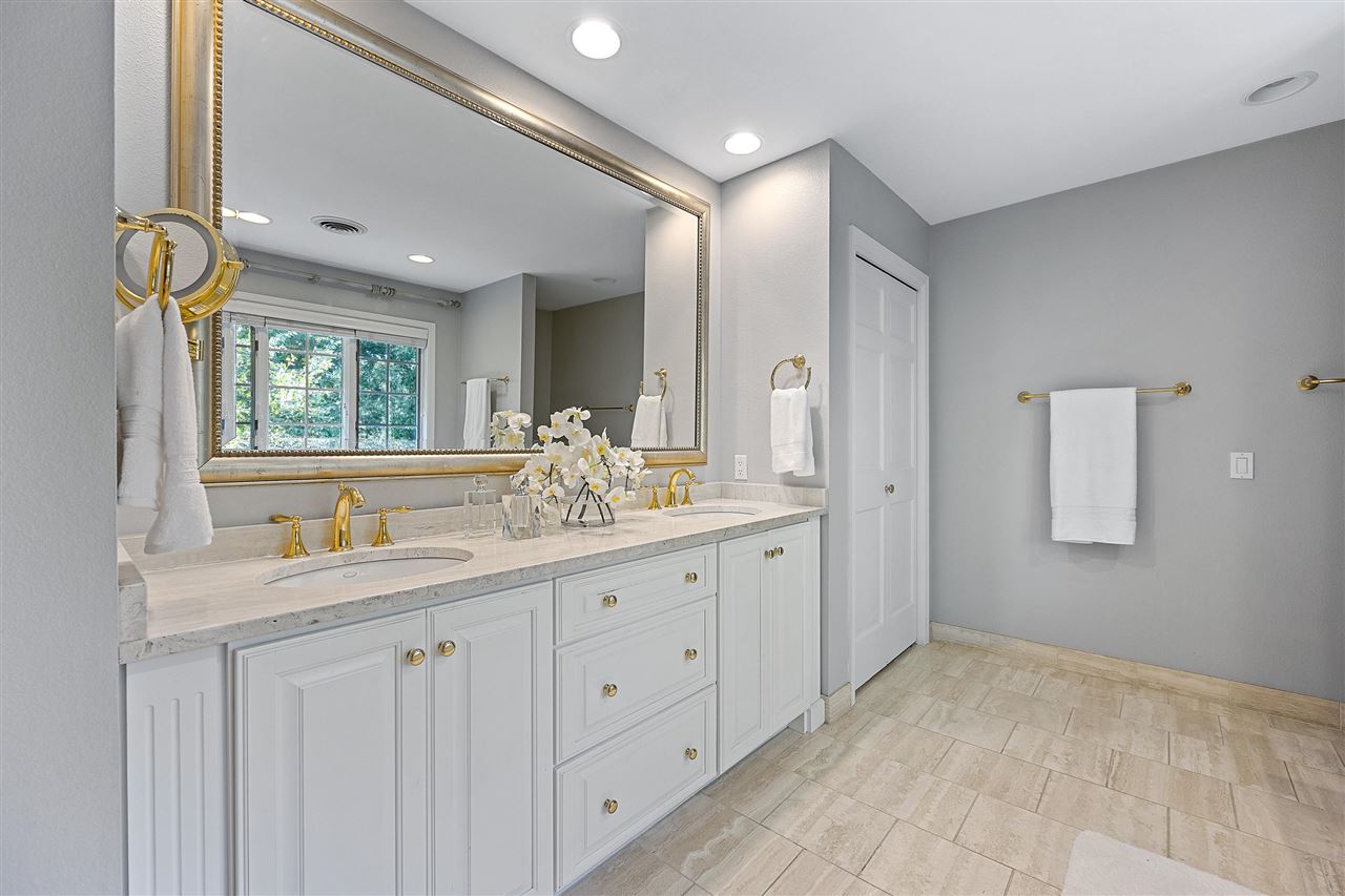 3012 Forest Gate Cir NE