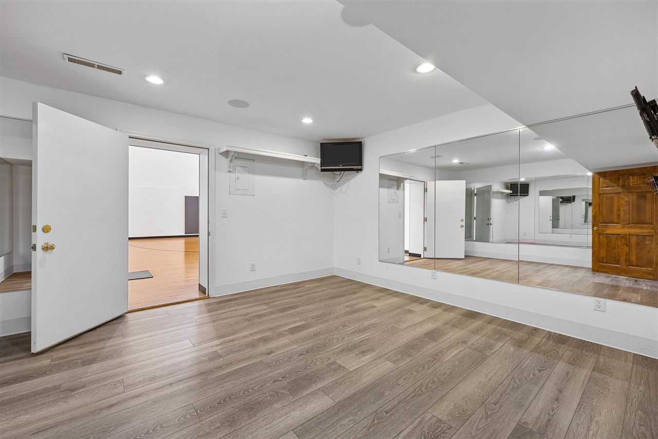 3012 Forest Gate Cir NE