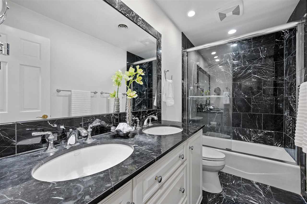 3012 Forest Gate Cir NE