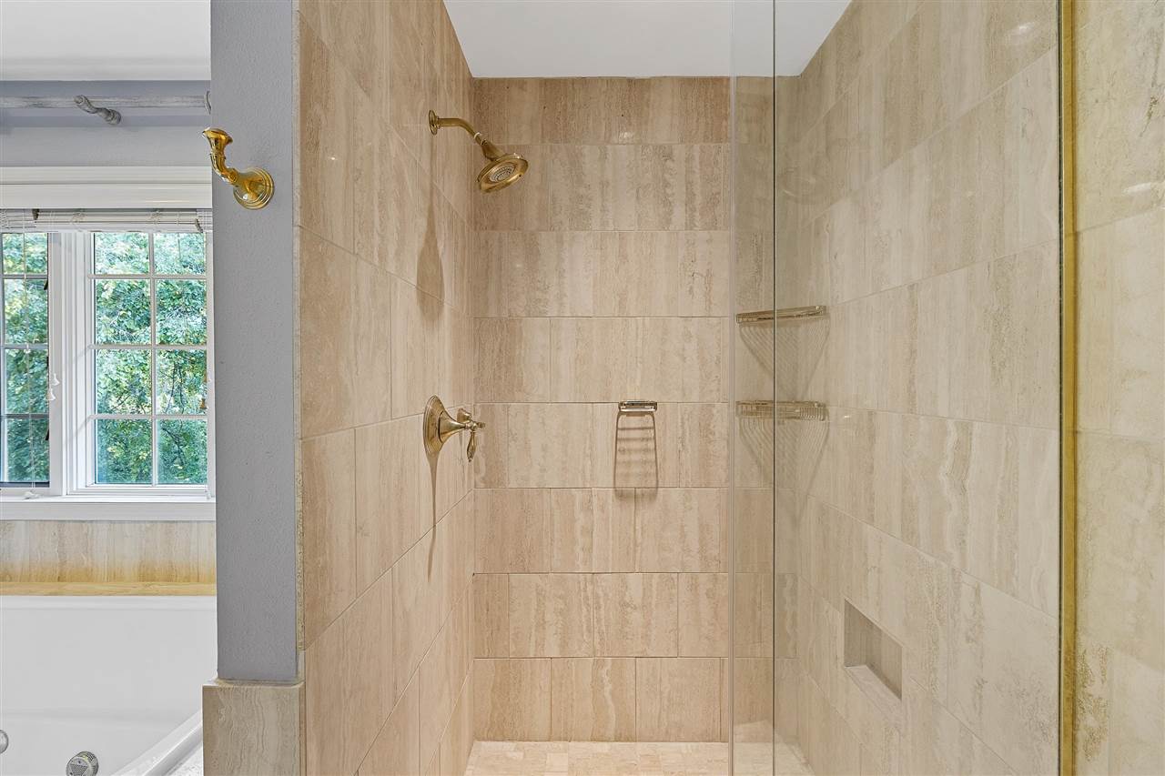 3012 Forest Gate Cir NE