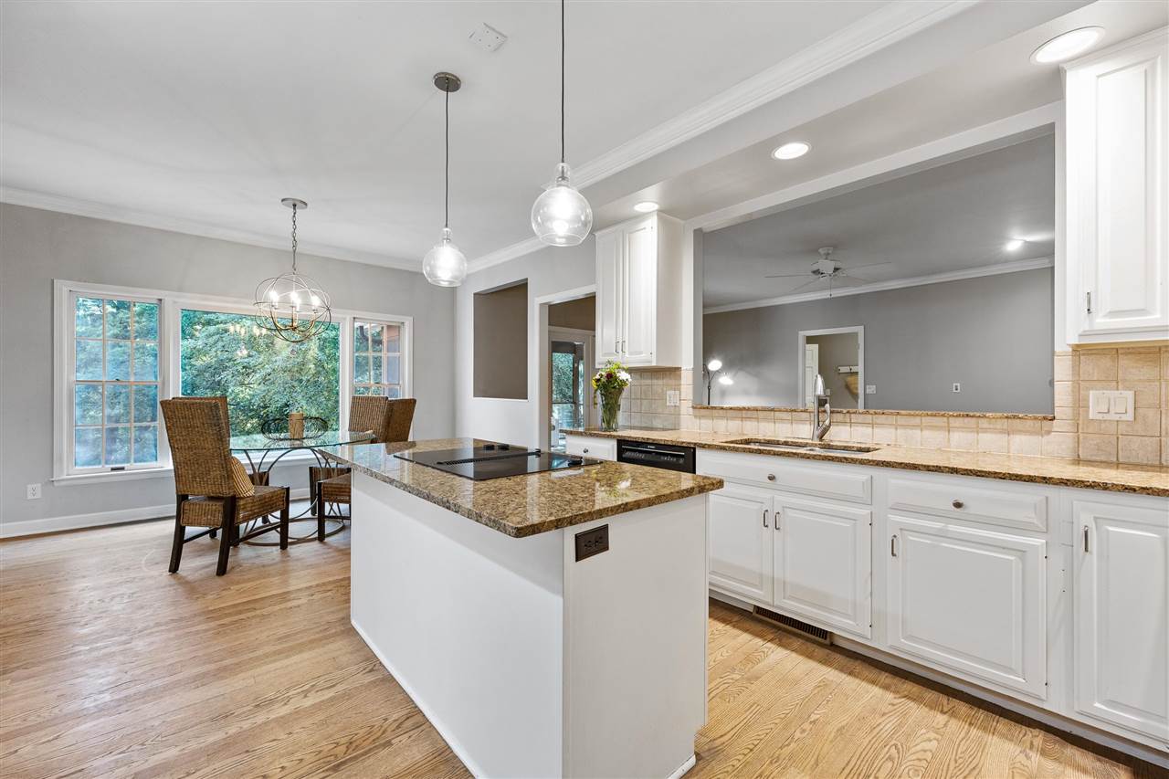 3012 Forest Gate Cir NE