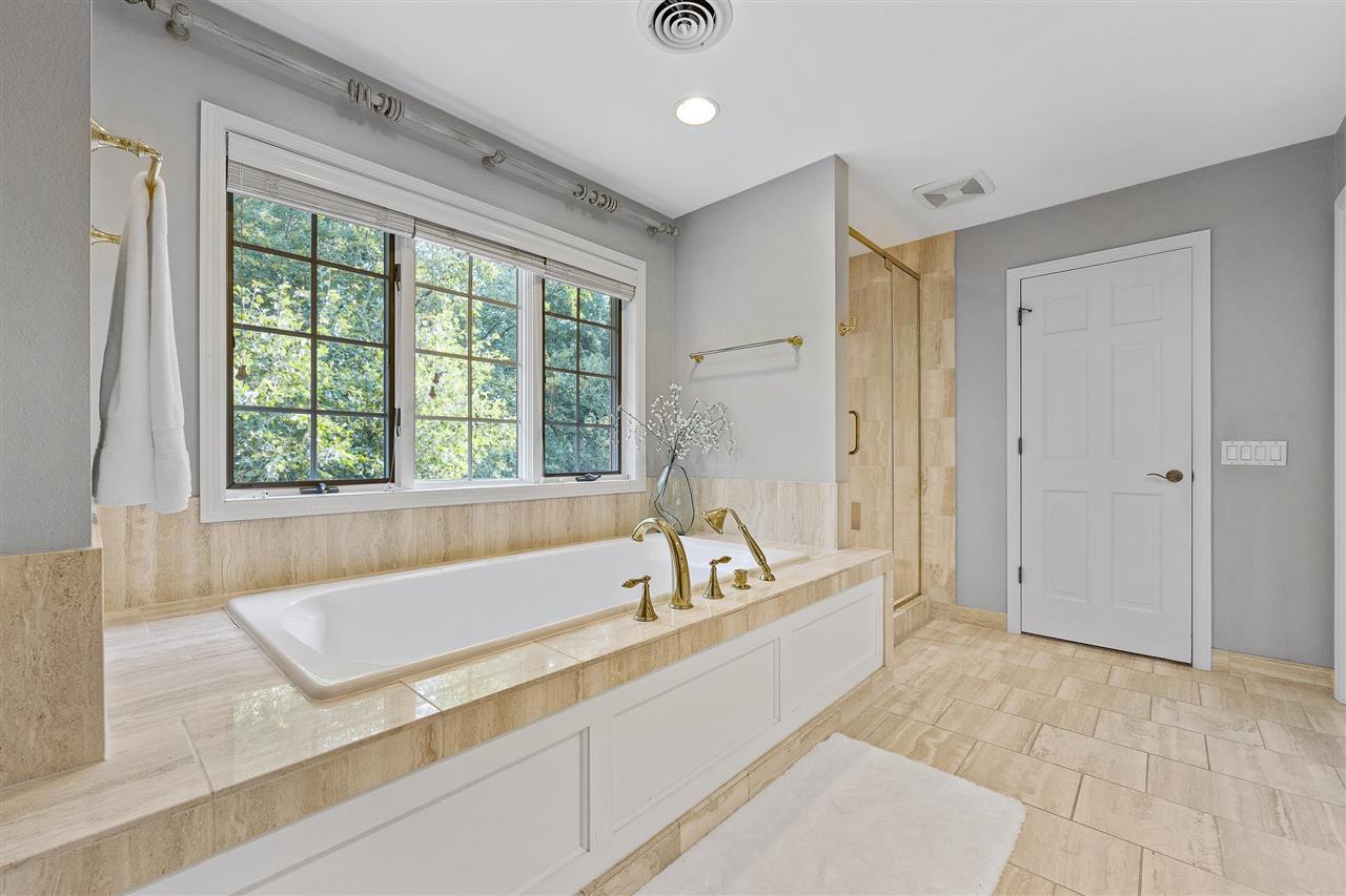 3012 Forest Gate Cir NE