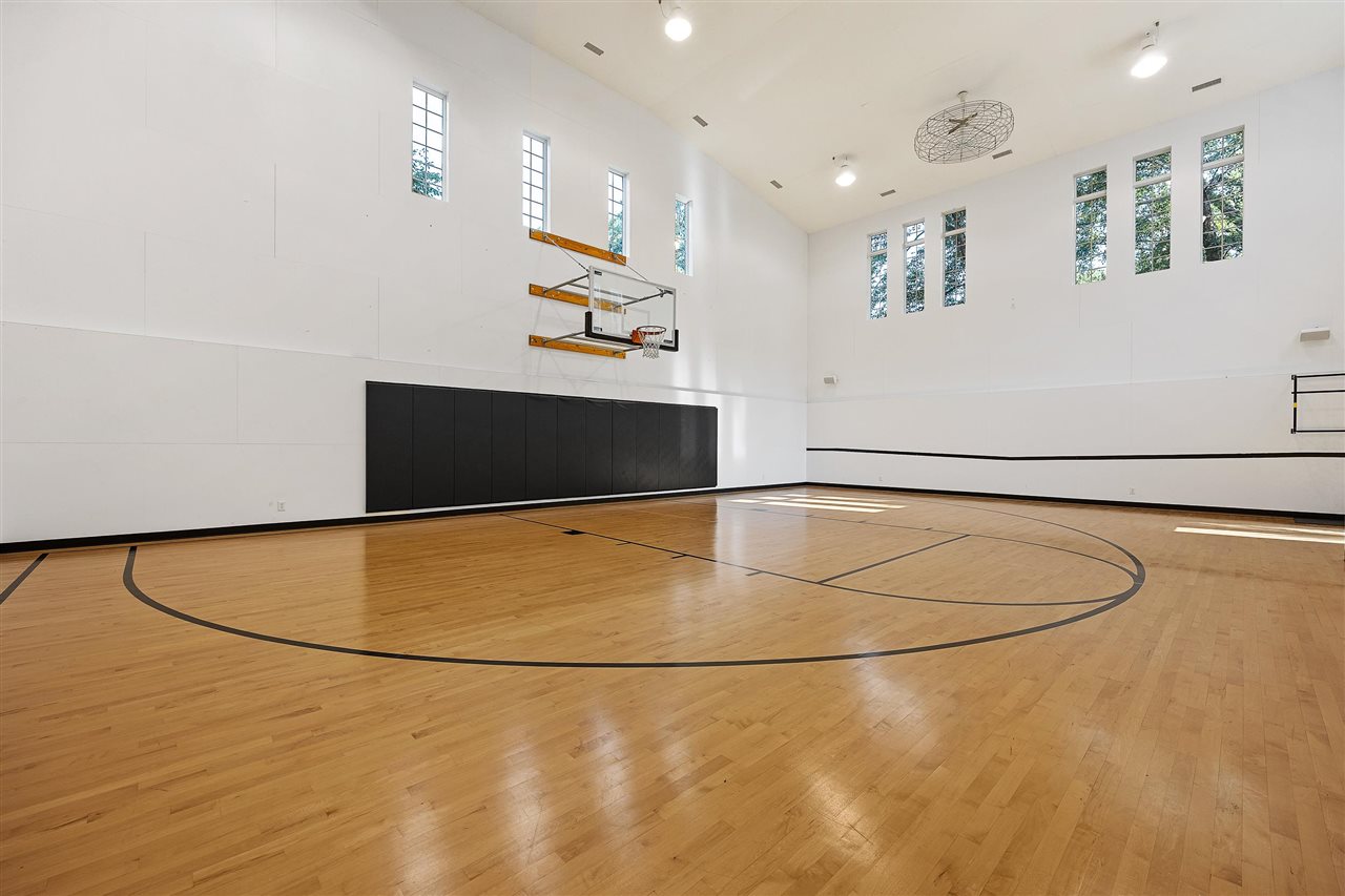 3012 Forest Gate Cir NE