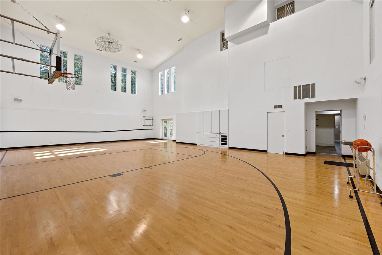 3012 Forest Gate Cir NE