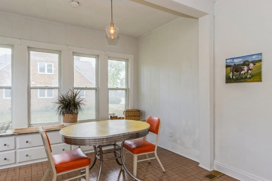 303 E Ave