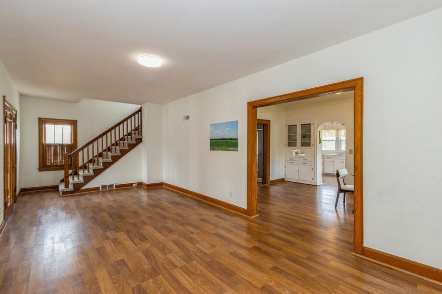 303 E Ave